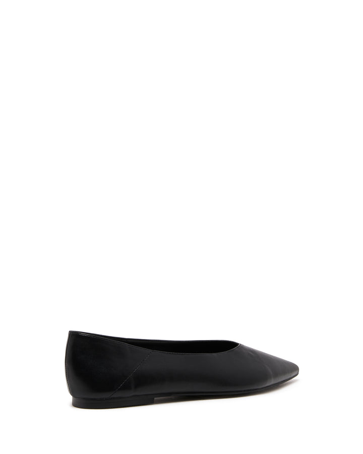 Clara Pointed Flat Black