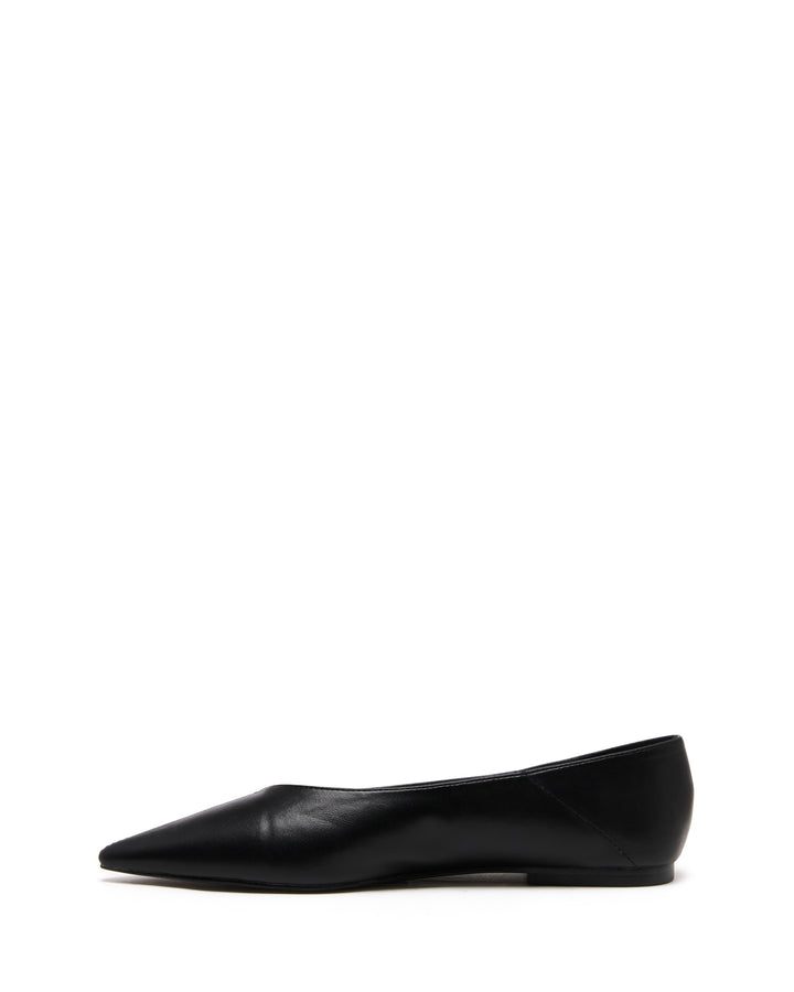 Clara Pointed Flat Black
