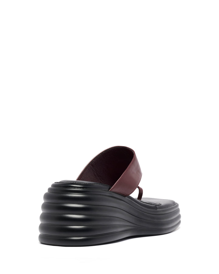 Finale Wedge Sandal Bordeaux
