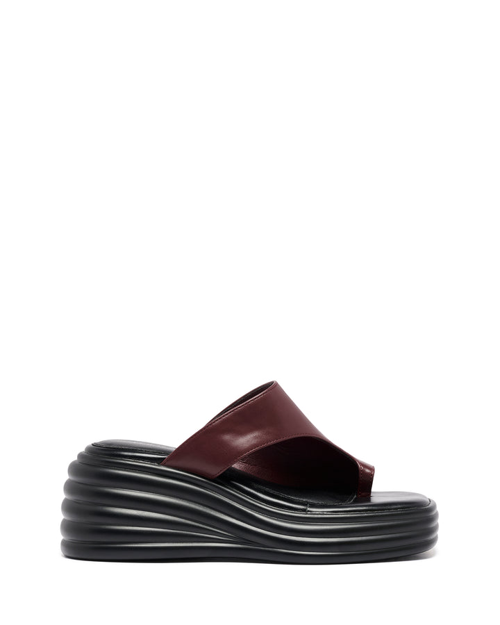 Finale Wedge Sandal Bordeaux