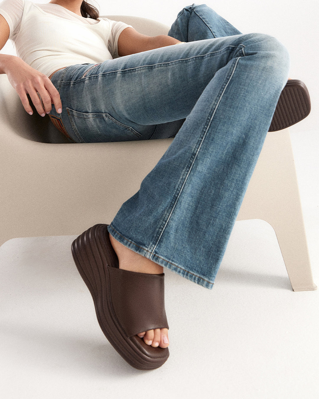 Flaunt Wedge Sandal Chocolate