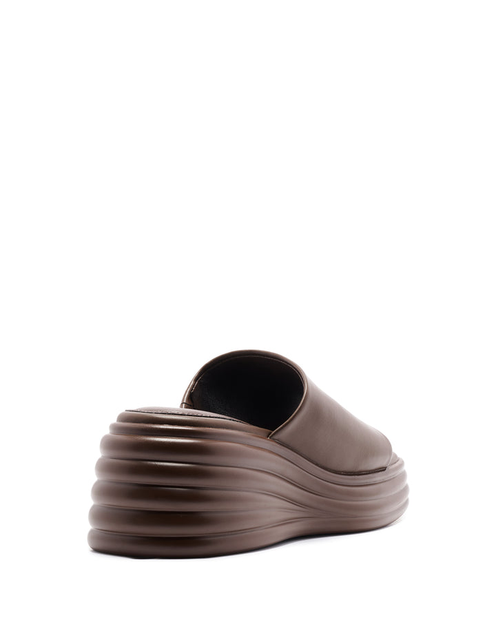 Flaunt Wedge Sandal Chocolate