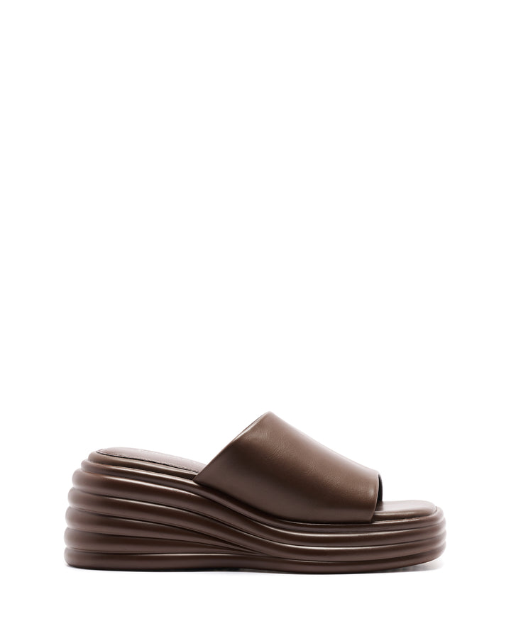 Flaunt Wedge Sandal Chocolate