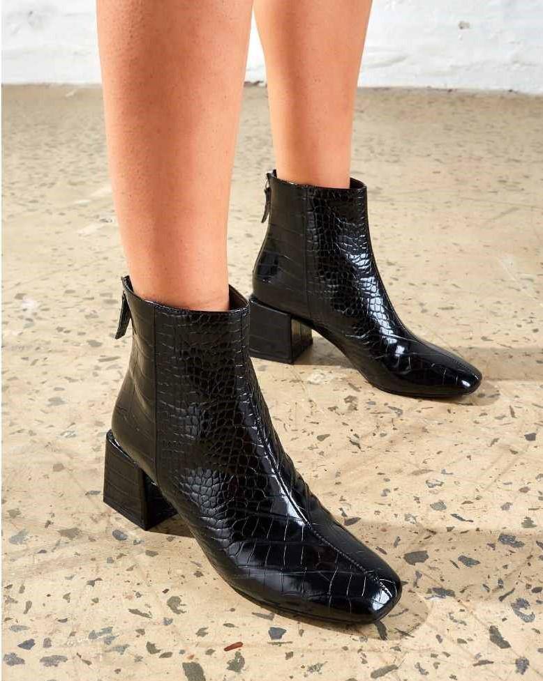 Therapy sidney sales boots black croc