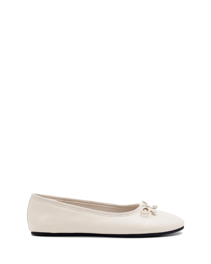 Oracle Ballet Flat Off White
